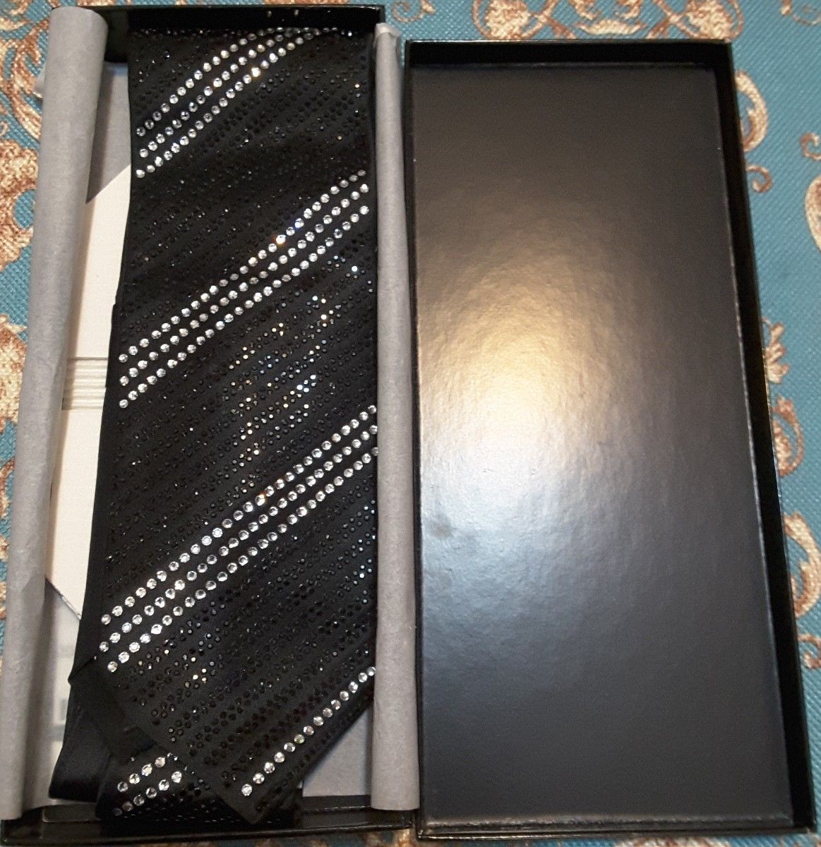 Top 5 des plus belles cravates à prix astronomiques ! 